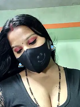 Snapshot of Shneeha_le chatting on February 2, 2026, 4:06 pm Shneeha le online show from February 2, 2026, 4:06 pm