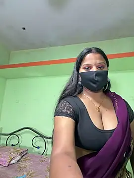 Snapshot of Shneeha_le chatting on February 4, 2026, 4:57 pm Shneeha le online show from February 4, 2026, 4:57 pm