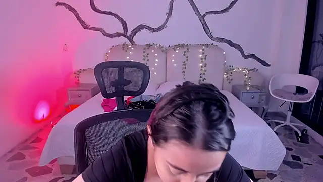 Snapshot of SarahCastro1_ chatting on September 14, 2025, 4:02 am SarahCastro1 online show from September 14, 2025, 4:02 am