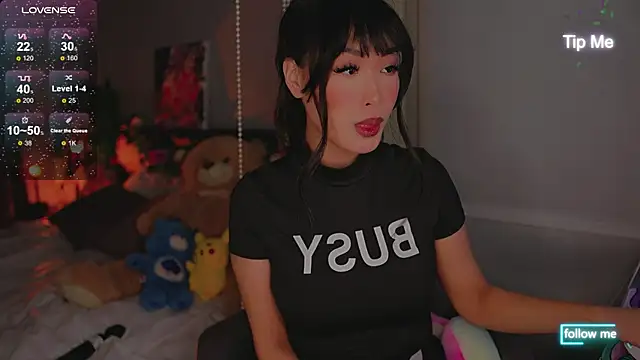 Snapshot of Kami_Lee_XO chatting on October 15, 2025, 7:33 pm Kami Lee XO online show from October 15, 2025, 7:33 pm