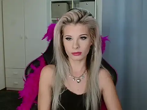 KristineGlow online show from October 21, 2025, 6:13 am