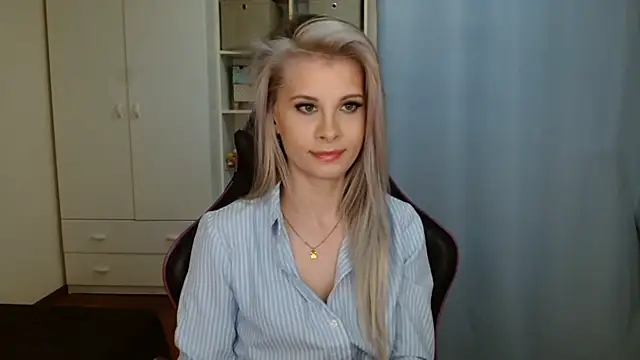 KristineGlow online show from March 21, 2026, 3:16 pm