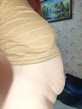 Snapshot of MiaKissy chatting on February 6, 2026, 10:17 pm MiaKissy online show from February 6, 2026, 10:17 pm