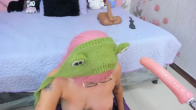 Snapshot of SafiroAgataaa chatting on February 9, 2026, 6:33 am SafiroAgataaa online show from February 9, 2026, 6:33 am