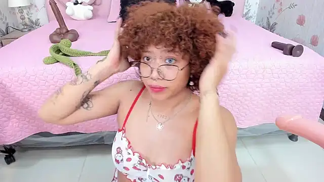 Snapshot of SafiroAgataaa chatting on March 4, 2026, 1:46 am SafiroAgataaa online show from March 4, 2026, 1:46 am