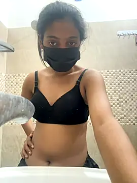 Snapshot of HeerStd chatting on November 8, 2025, 1:36 pm HeerStd online show from November 8, 2025, 1:36 pm