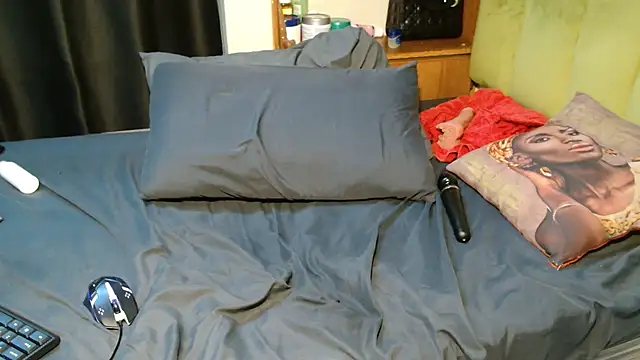 Snapshot of Keishaa-77 chatting on October 25, 2025, 9:15 pm Keishaa-77 online show from October 25, 2025, 9:15 pm