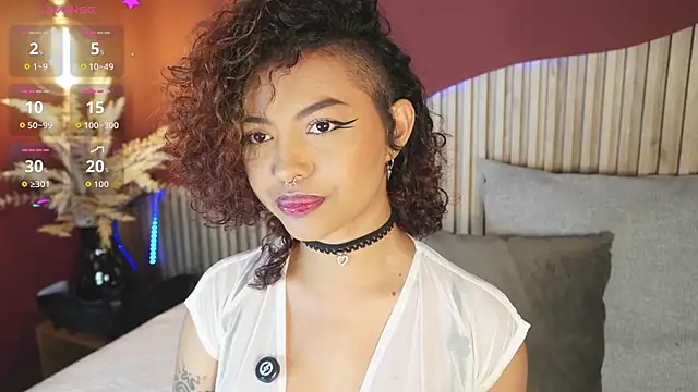 Nina Kinky online show from October 1, 2025, 2:10 pm