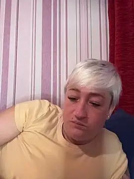 Rozendefotz online show from May 16, 2026, 1:48 am