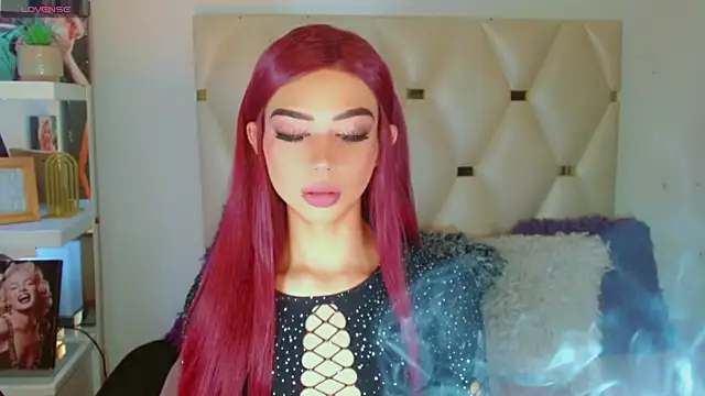 Daphnne Foxx online show from October 9, 2025, 8:42 pm