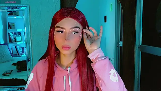 Daphnne Foxx online show from October 16, 2025, 7:55 pm