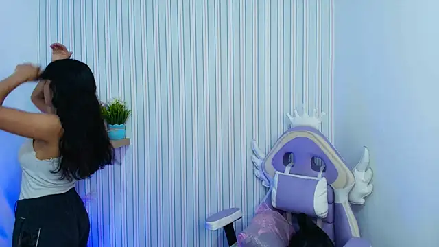 kataleya  18 online show from November 27, 2025, 3:23 pm