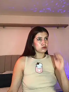 BrunnetAri  online show from October 11, 2025, 2:40 pm