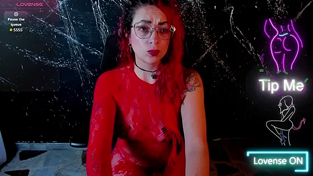 Snapshot of RoxanneStorm_ chatting on February 2, 2026, 4:22 am RoxanneStorm online show from February 2, 2026, 4:22 am