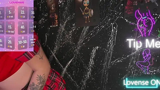 Snapshot of RoxanneStorm_ chatting on February 8, 2026, 12:36 pm RoxanneStorm online show from February 8, 2026, 12:36 pm