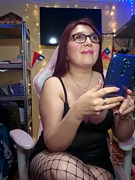 Snapshot of MaruMoon69 chatting on September 27, 2025, 11:00 pm MaruMoon69 online show from September 27, 2025, 11:00 pm