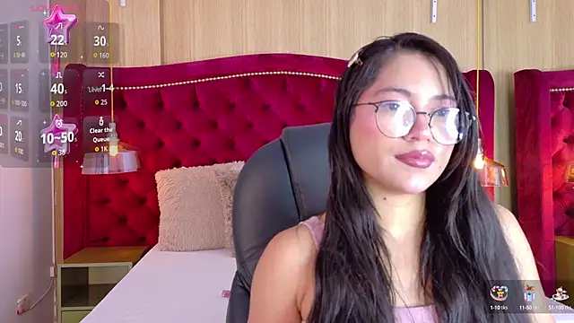 Snapshot of kendalFox_ chatting on October 2, 2025, 1:03 pm kendalFox online show from October 2, 2025, 1:03 pm