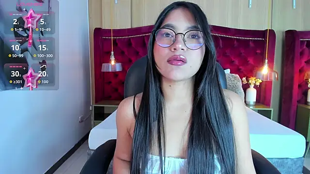 Snapshot of kendalFox_ chatting on September 28, 2025, 2:13 pm kendalFox online show from September 28, 2025, 2:13 pm