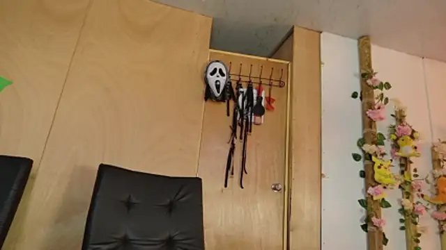 Snapshot of calvin_soussaa chatting on December 4, 2025, 7:35 pm calvin soussaa online show from December 4, 2025, 7:35 pm