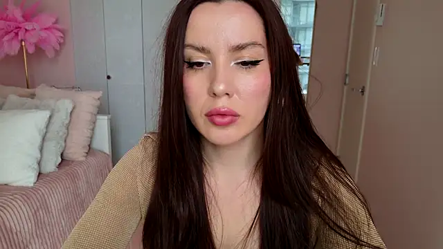 Snapshot of SirenSwitch chatting on October 2, 2025, 7:50 pm SirenSwitch online show from October 2, 2025, 7:50 pm