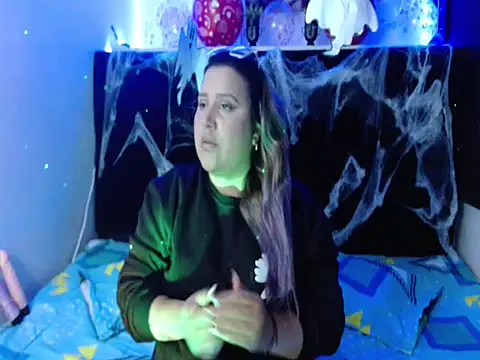 Snapshot of EmmaTower chatting on October 10, 2025, 7:15 pm EmmaTower online show from October 10, 2025, 7:15 pm