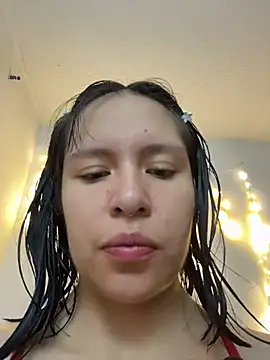 Snapshot of aliciia_23 chatting on December 2, 2025, 2:12 am aliciia 23 online show from December 2, 2025, 2:12 am