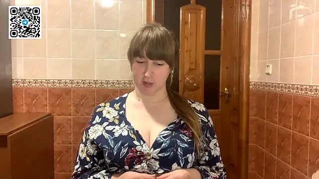 MaroonMoon  online show from November 22, 2025, 8:51 pm