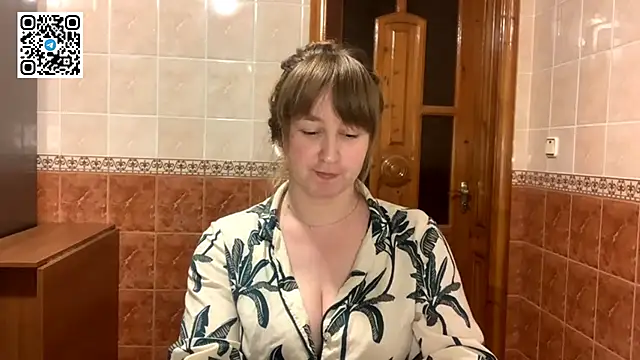 MaroonMoon  online show from November 9, 2025, 8:35 pm