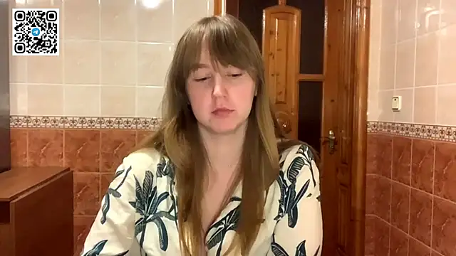 MaroonMoon  online show from October 30, 2025, 8:28 pm