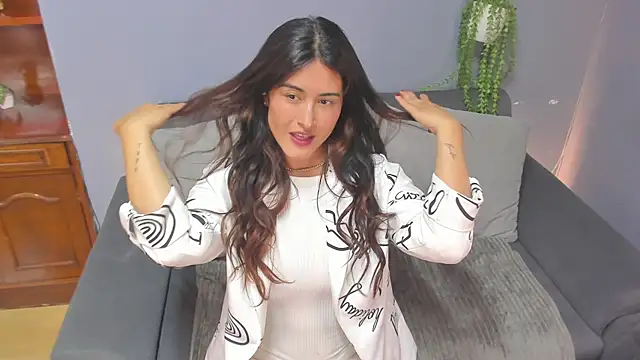 MeridaFox  online show from September 30, 2025, 6:47 pm