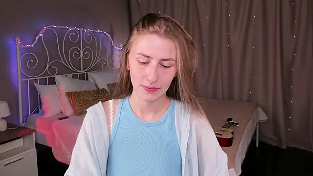 Snapshot of VesperaCeleste chatting on September 18, 2025, 3:42 am VesperaCeleste online show from September 18, 2025, 3:42 am