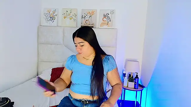 Snapshot of elizawiliamst chatting on May 19, 2026, 11:50 am elizawiliamst online show from May 19, 2026, 11:50 am