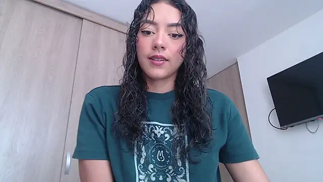 WendySuns  online show from November 26, 2025, 5:13 pm