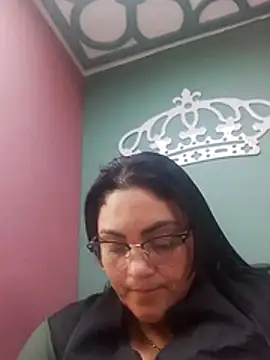 tiffany Johnson1 online show from November 7, 2025, 5:39 pm