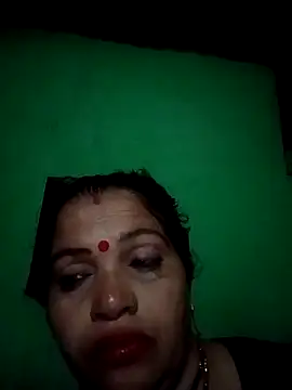 Manavi x online show from November 4, 2025, 9:40 pm