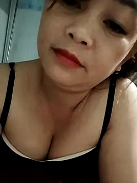 Lyly nuce online show from October 1, 2025, 10:24 pm