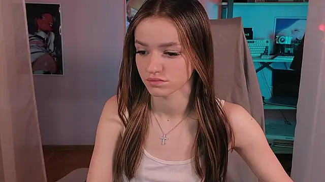 E l i z e  online show from March 27, 2026, 5:05 am