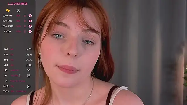 AnnieKim  online show from February 11, 2026, 4:07 pm