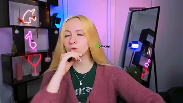 mila glow1 online show from January 6, 2026, 7:40 pm