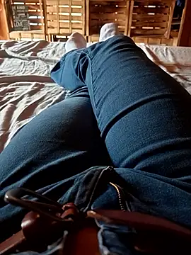Snapshot of Horny_mummy chatting on May 20, 2026, 8:22 am Horny mummy online show from May 20, 2026, 8:22 am