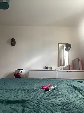 Snapshot of DouceAngela69 chatting on September 21, 2025, 9:47 am DouceAngela69 online show from September 21, 2025, 9:47 am