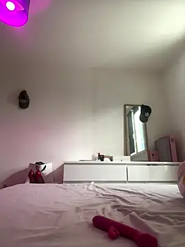 Snapshot of DouceAngela69 chatting on September 23, 2025, 9:16 am DouceAngela69 online show from September 23, 2025, 9:16 am