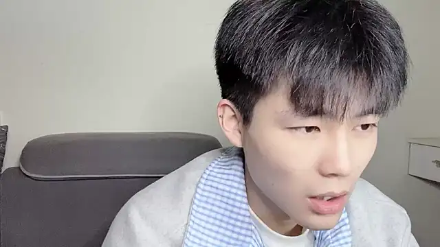 Snapshot of xiaoyang5200 chatting on November 21, 2025, 2:27 pm xiaoyang5200 online show from November 21, 2025, 2:27 pm