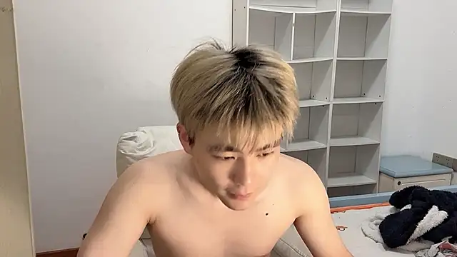 xiaoyang5200 online show from April 8, 2026, 10:22 pm