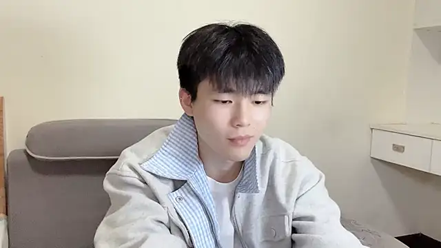 Snapshot of xiaoyang5200 chatting on December 4, 2025, 2:49 pm xiaoyang5200 online show from December 4, 2025, 2:49 pm