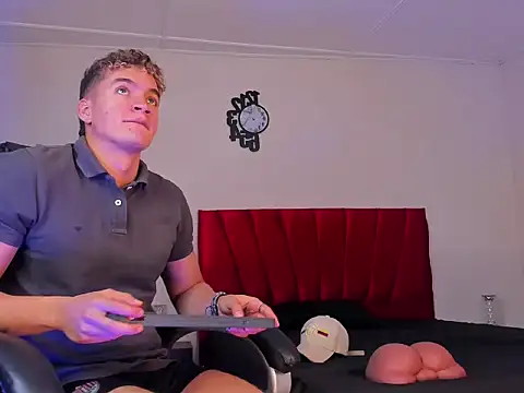 Snapshot of paull_george chatting on October 7, 2025, 1:34 pm paull george online show from October 7, 2025, 1:34 pm