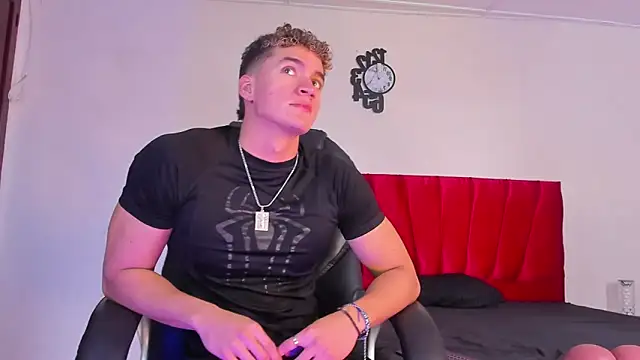 Snapshot of paull_george chatting on October 6, 2025, 2:18 pm paull george online show from October 6, 2025, 2:18 pm