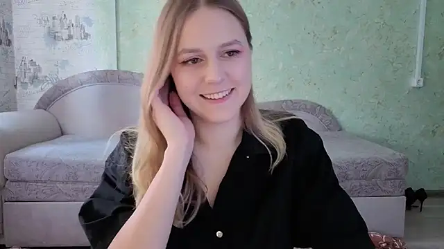 Snapshot of ShyMistery chatting on October 14, 2025, 8:48 am ShyMistery online show from October 14, 2025, 8:48 am