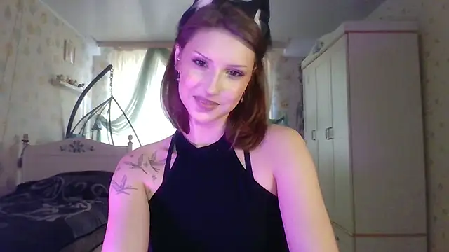 RuxaShade online show from October 31, 2025, 11:29 am