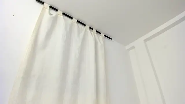 Snapshot of Ebony_danik chatting on November 2, 2025, 1:21 am Ebony danik online show from November 2, 2025, 1:21 am